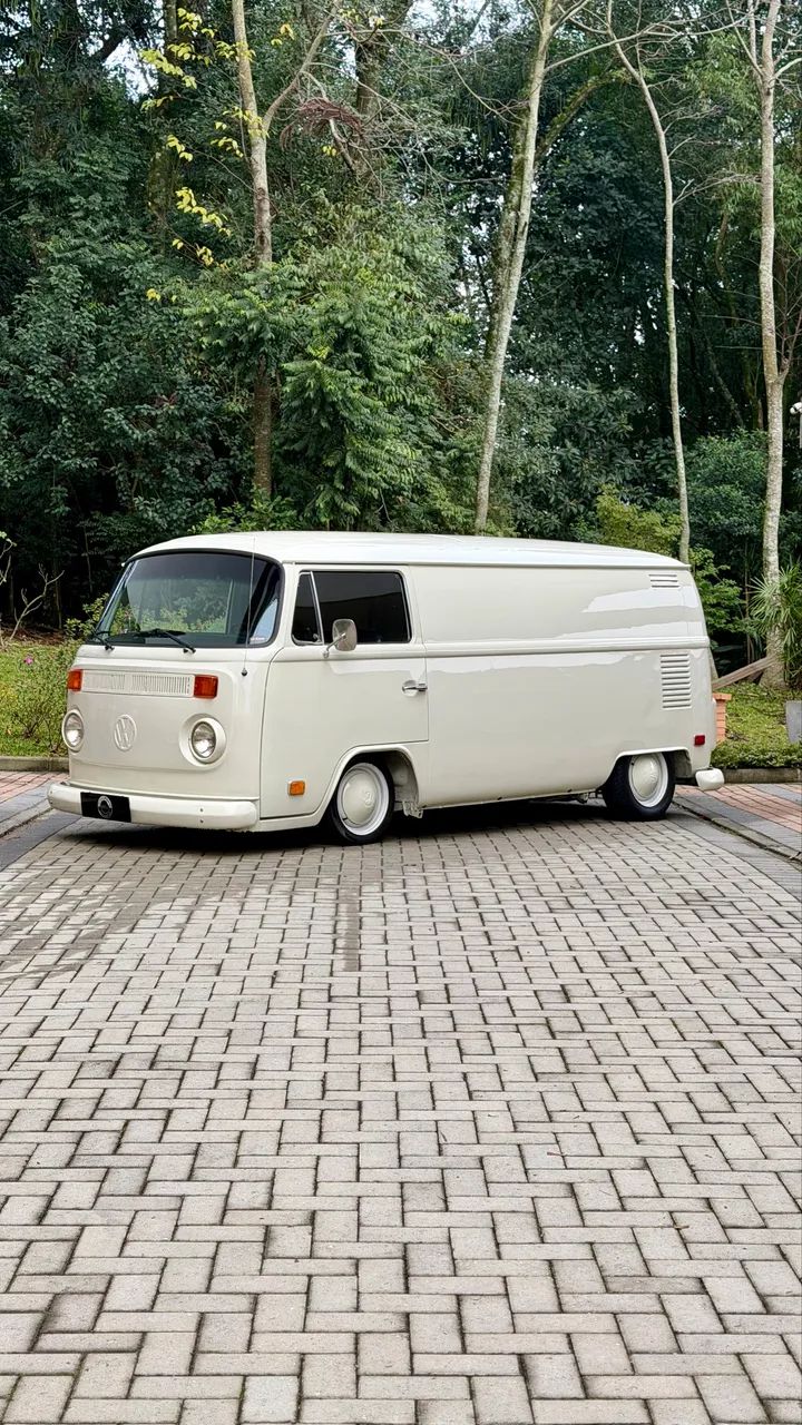 Volkswagen Kombi Standard/ Luxo/ Serie Prata 1982