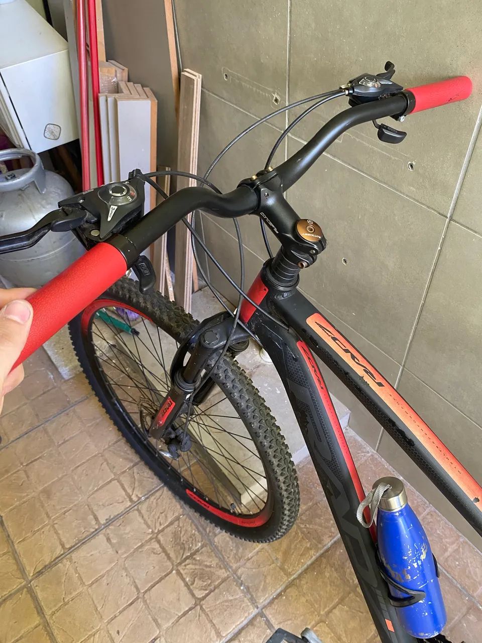 Bicicleta aro 29 em ótimo estado - Foto 2