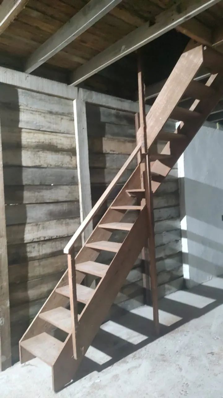 Escada madeira de Lei Bruta Tipo L  - Foto 2