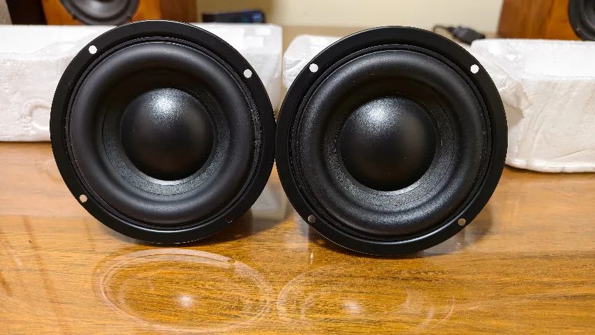 2 Subwoofer de 4 Polegadas