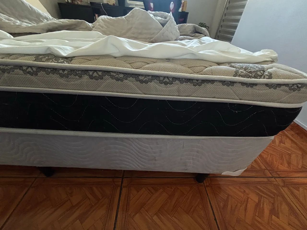 Cama de casal 1.90 x 1,40 - Foto 2