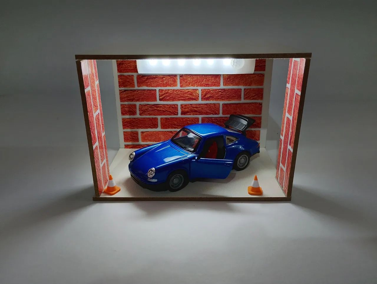Expositor de Miniaturas de Carrinhos de Metal com LED e Sensor  - Foto 5