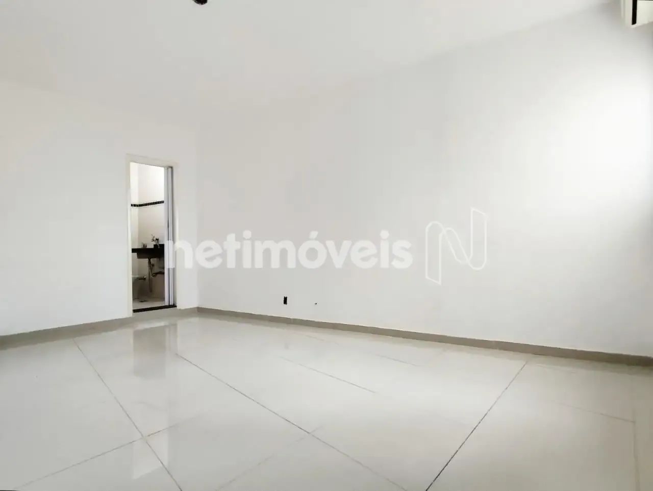 Sala comercial para alugar no bairro Coração Eucarístico, com 18 m²; de área e 1 banheiro. - Foto 4