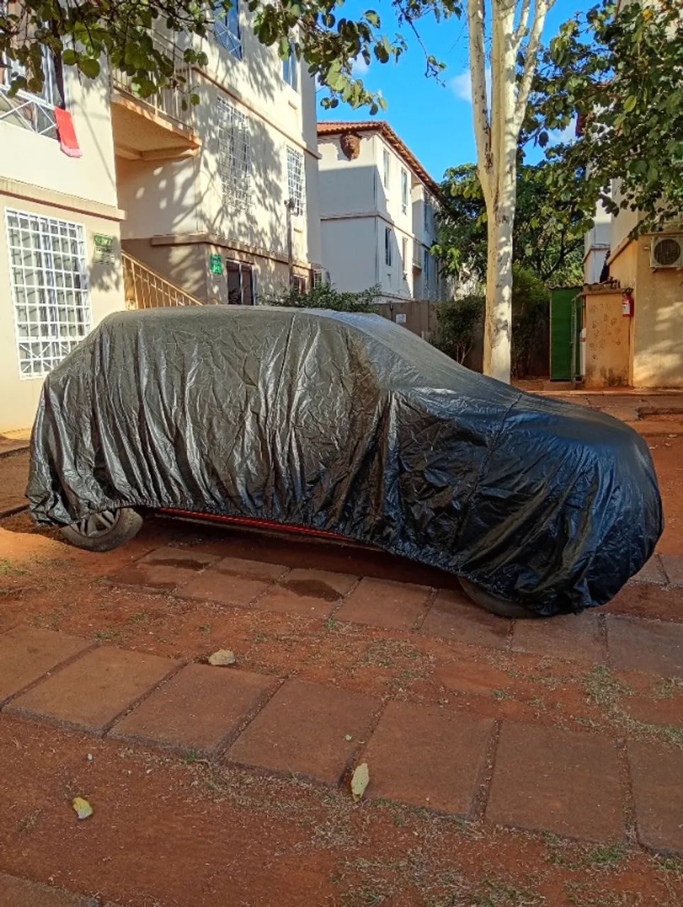 Capa para carro preta em Corino - Foto 3