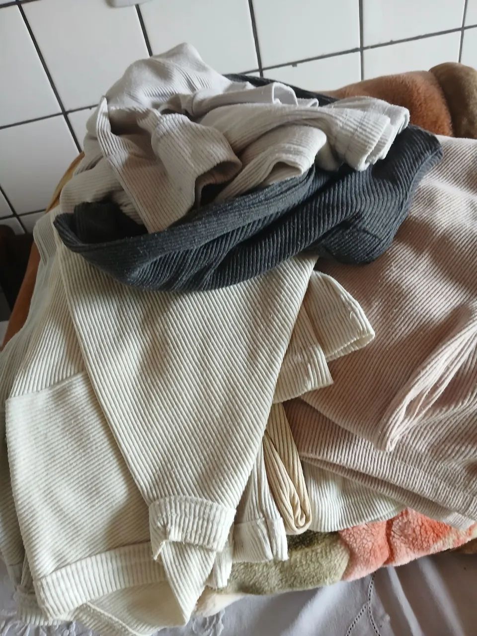 Ceroulas e  camisetes  masculinas 44
