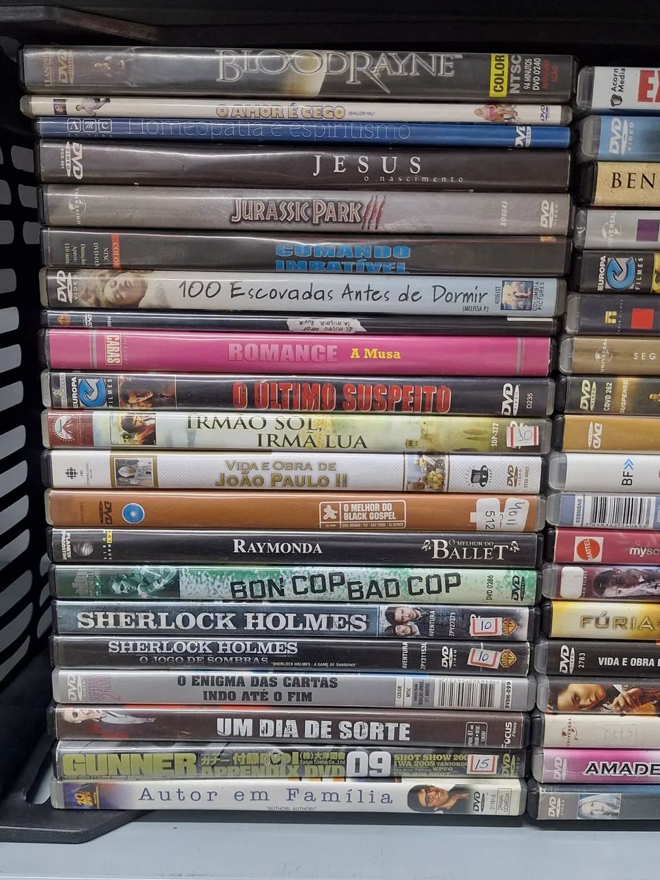 Lote com 120 DVDs de Filmes Diversos - Foto 2