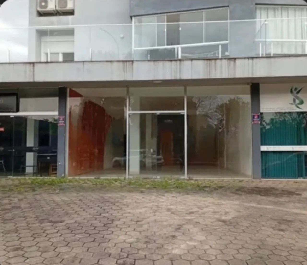 Sala comercial bem localizada no centro de Sapiranga,RS.