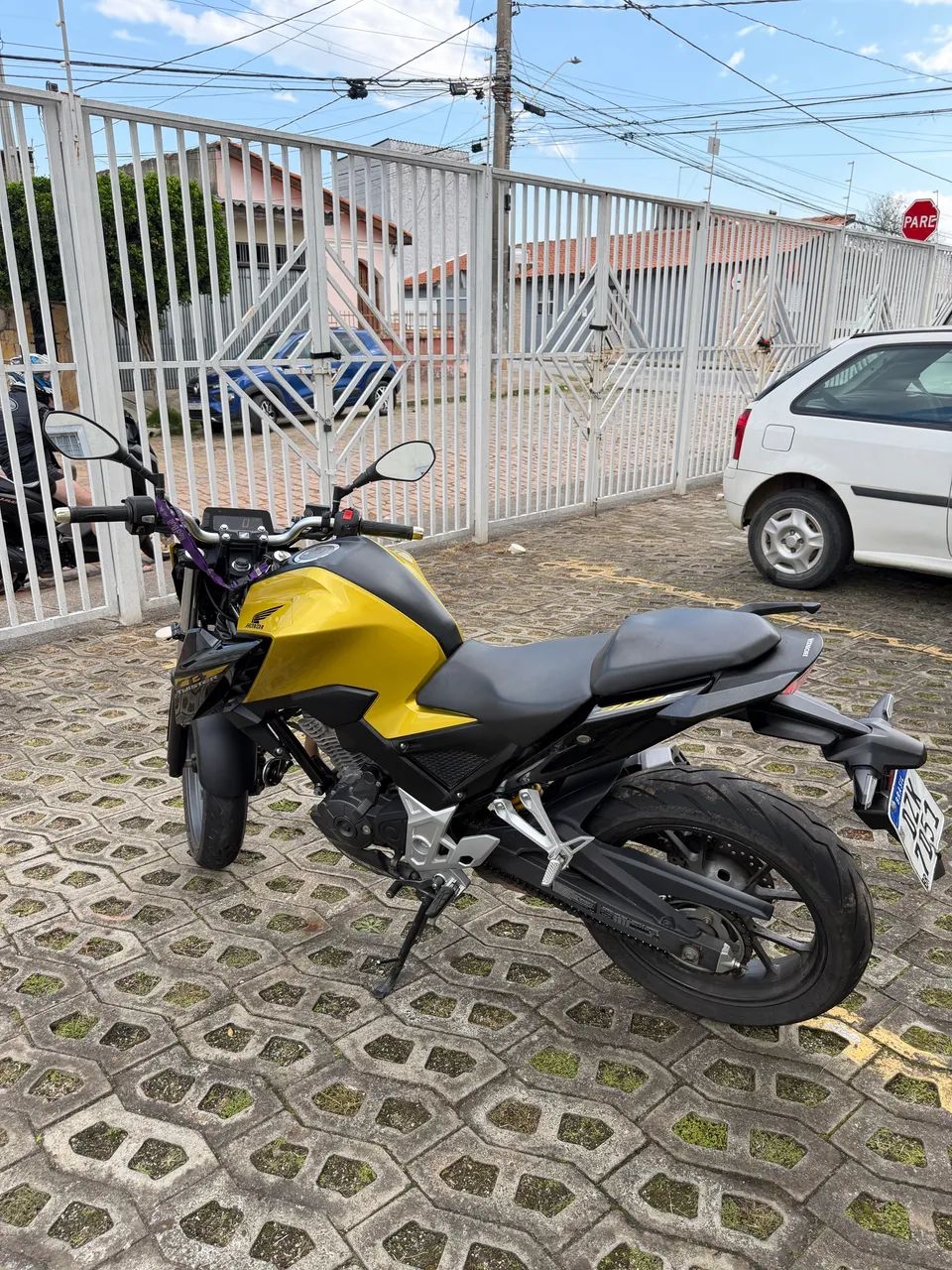 CB 300F dourada vendo ou troco  - Foto 5