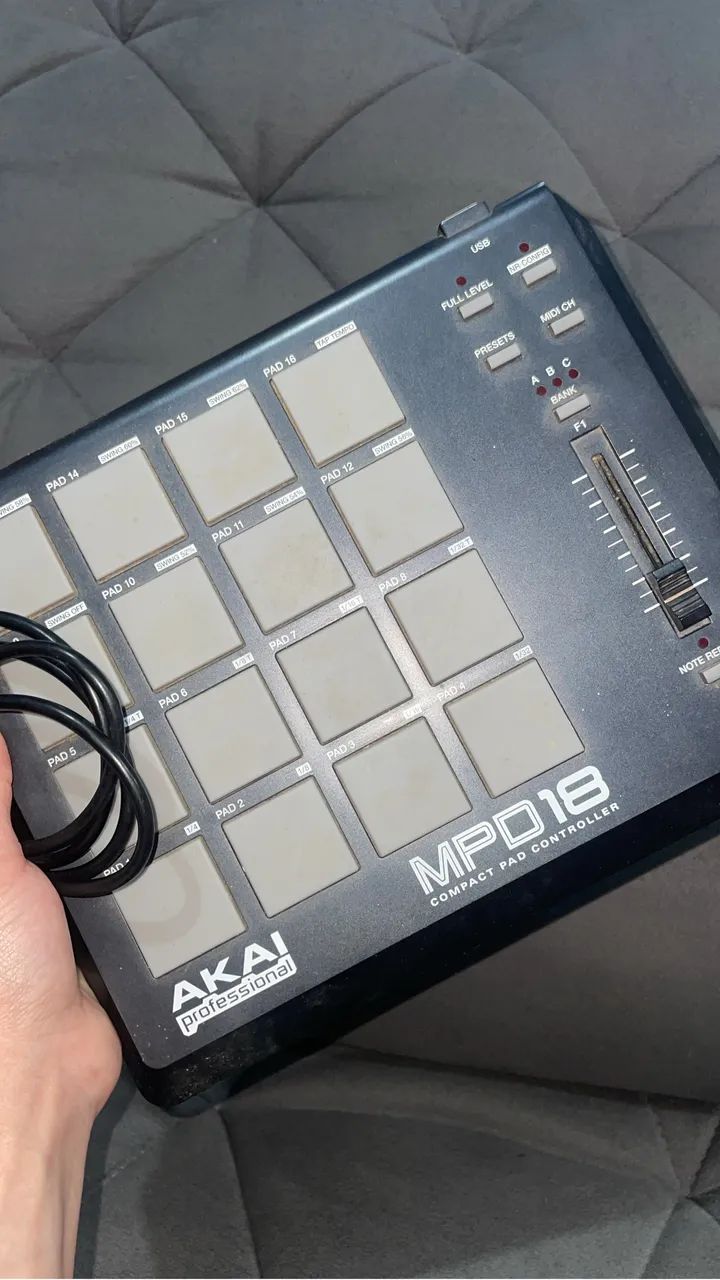 Controller Akai Professional MPD18 - Pad Controller USB para Beat/Ableton - Foto 2