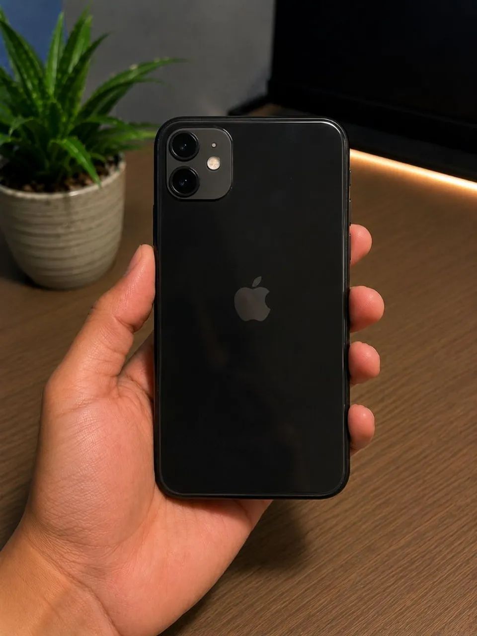 iPhone 11 impecável bateria 84 face id funcionando 