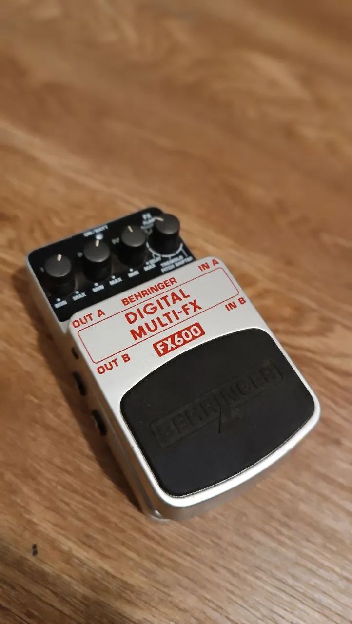 Pedal Behringer Digital Multi FX600