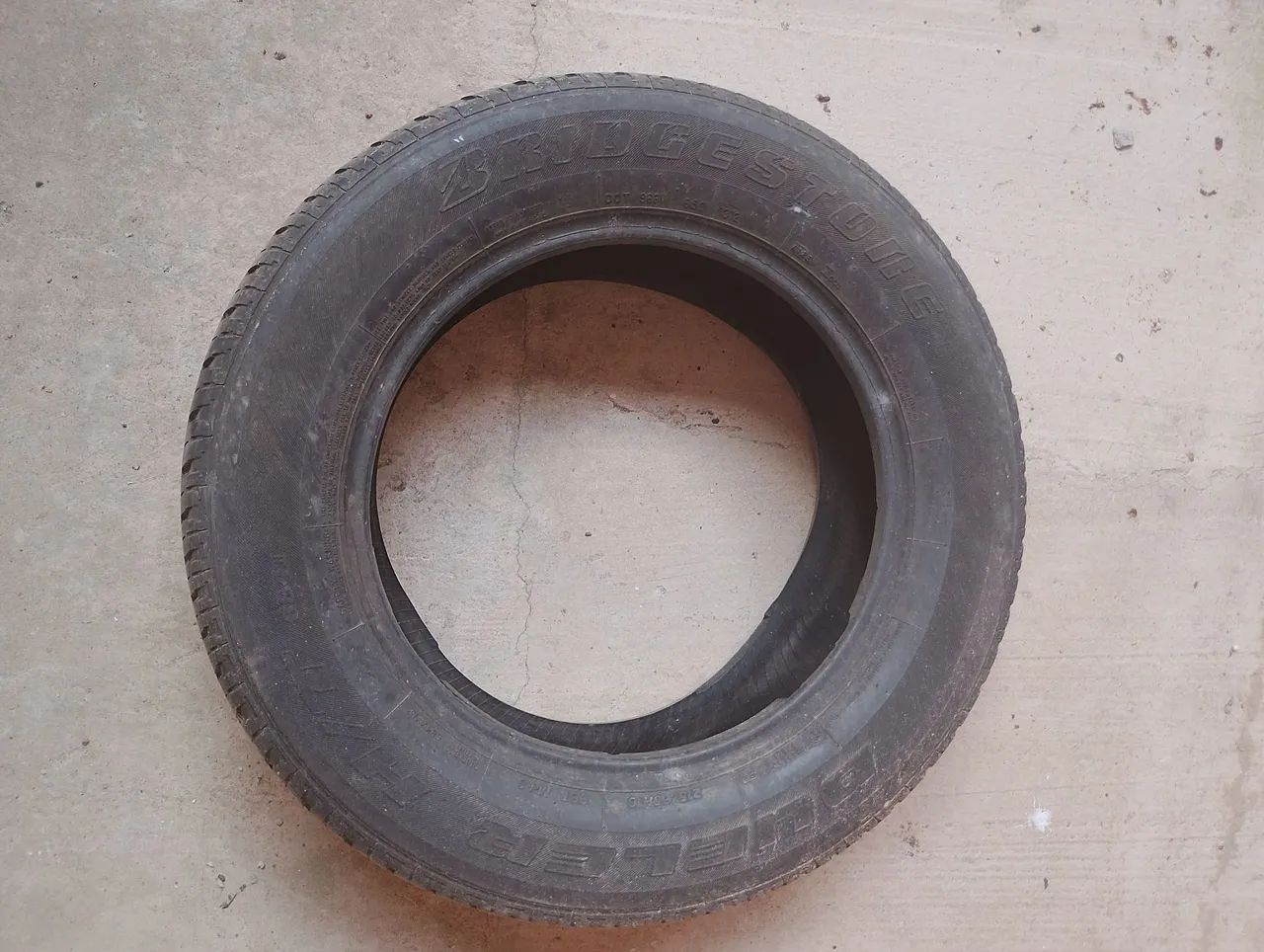 Pneu usado 215/65/R16 Bridgestone  - Foto 2
