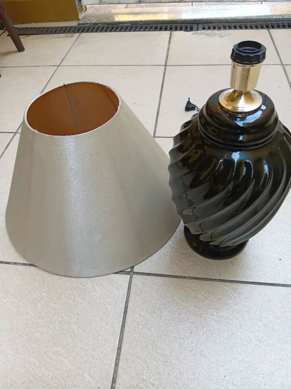 Abajur de mesa com cúpula  - Foto 5