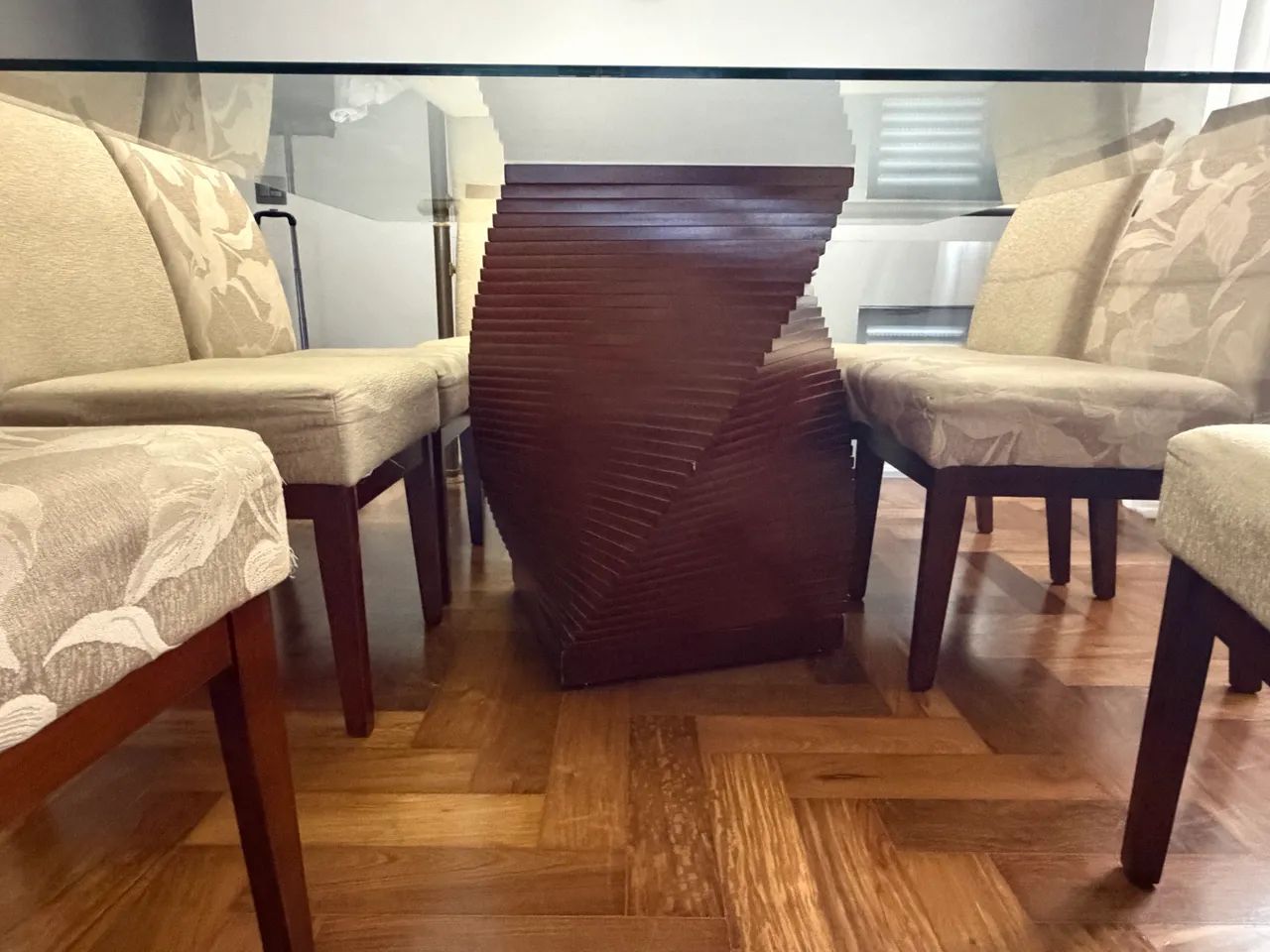 Mesa de Vidro temperado Quadrada com 8 cadeiras - Foto 4