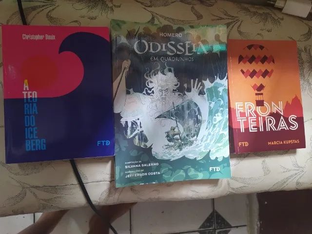 Livros 415079771396515841
