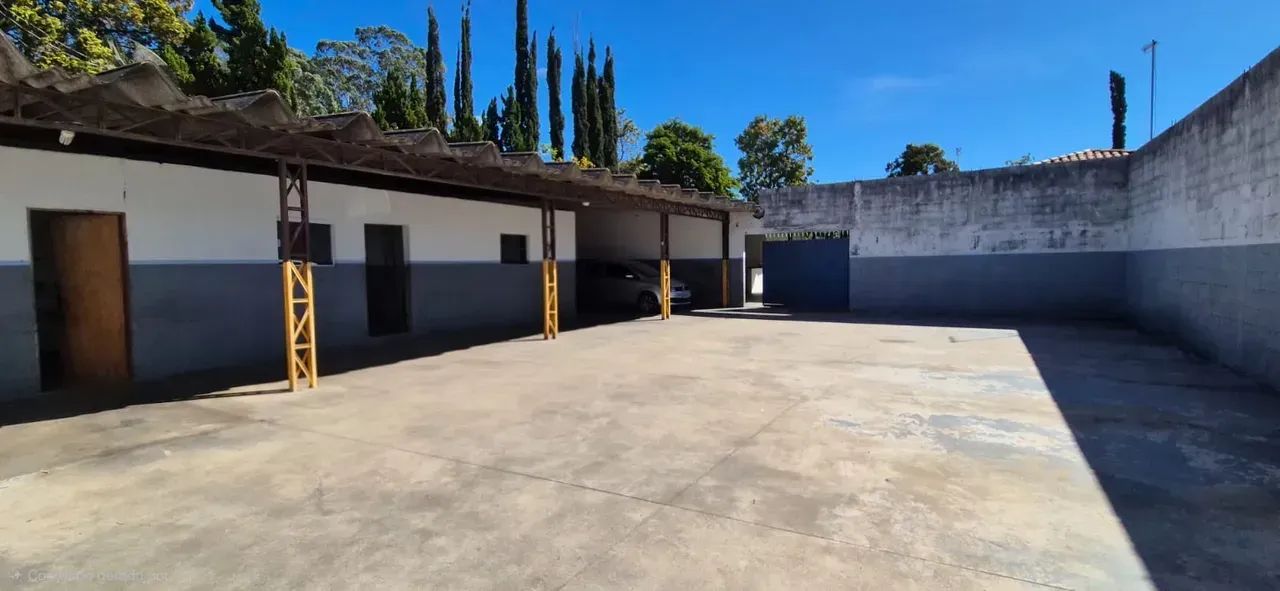 Alugo galpão com 150 m2