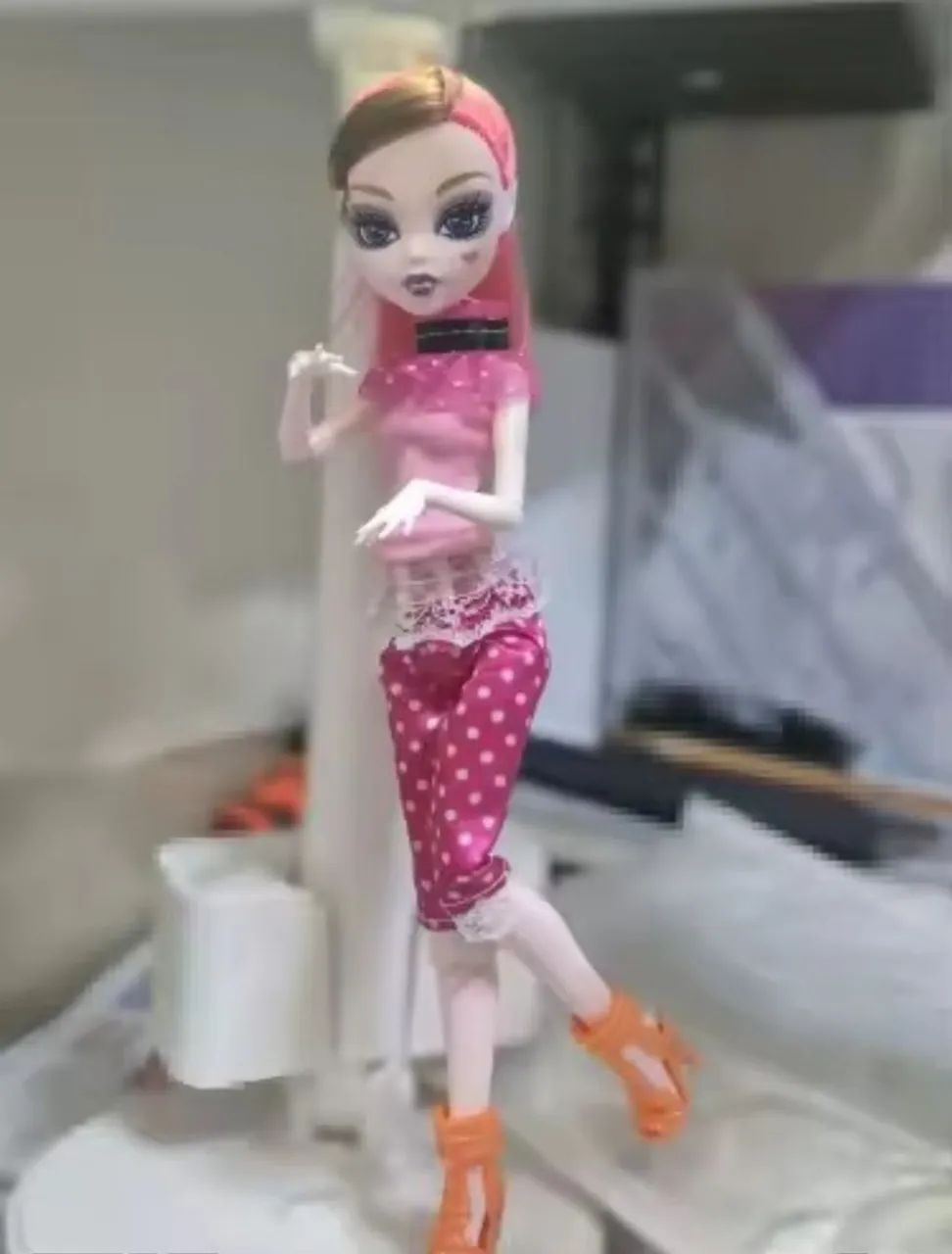 BONECA MONSTER HIGH DRACULAURA - ARTICULADA - Foto 2