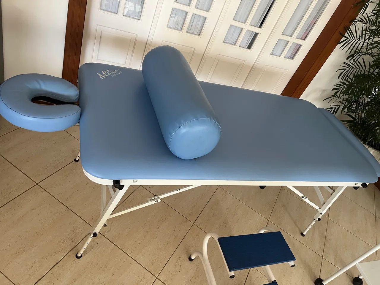 Rolinho cilindro para descanso das pernas de pacientes, durante procedimentos de saúde. - Foto 4