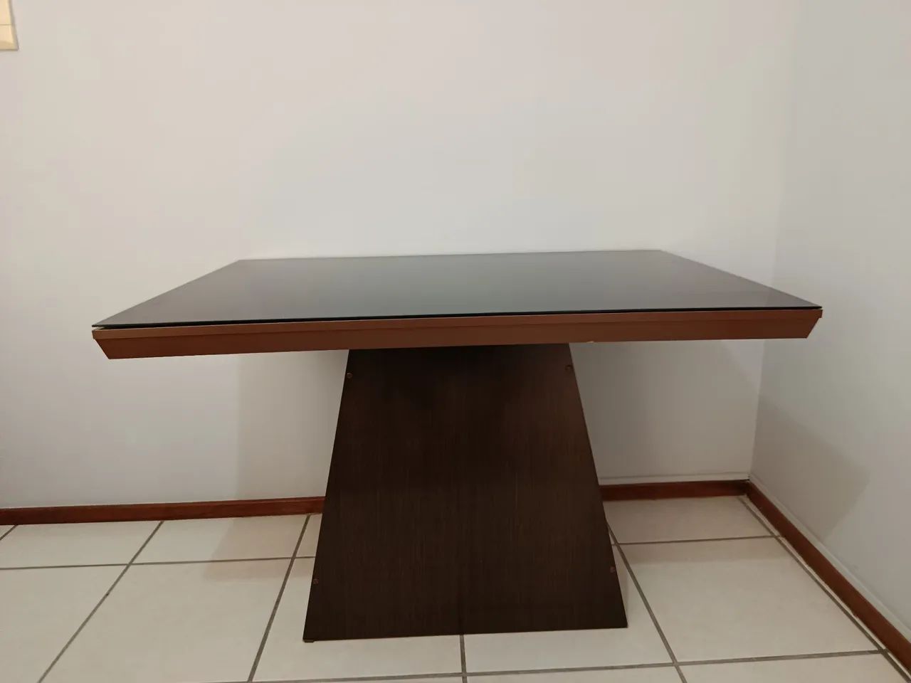 Mesa de Jantar com 4 cadeiras 