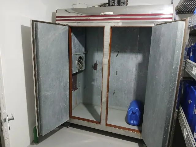 Refrigerador Vertical Industrial (Linha Inox) de 2 portas - Câmara fria - Foto 3