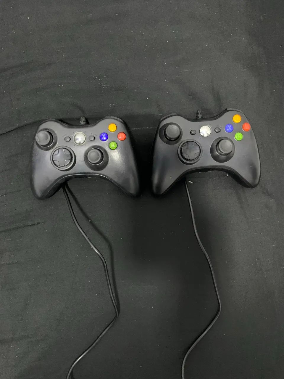 Xbox 360,com 2 controles e 3 jogos - Foto 2