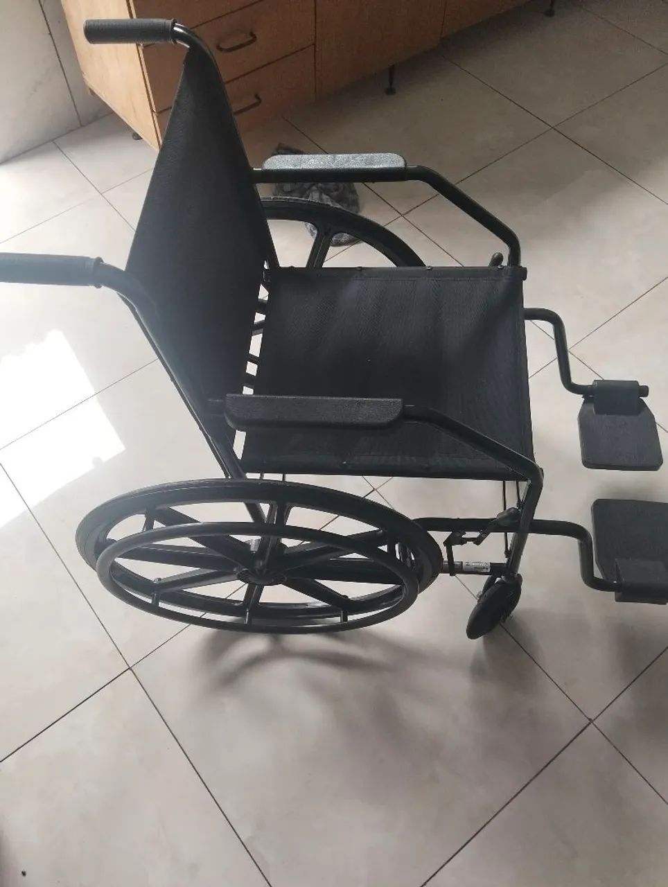 Cadeiras de rodas semi nova! - Foto 3