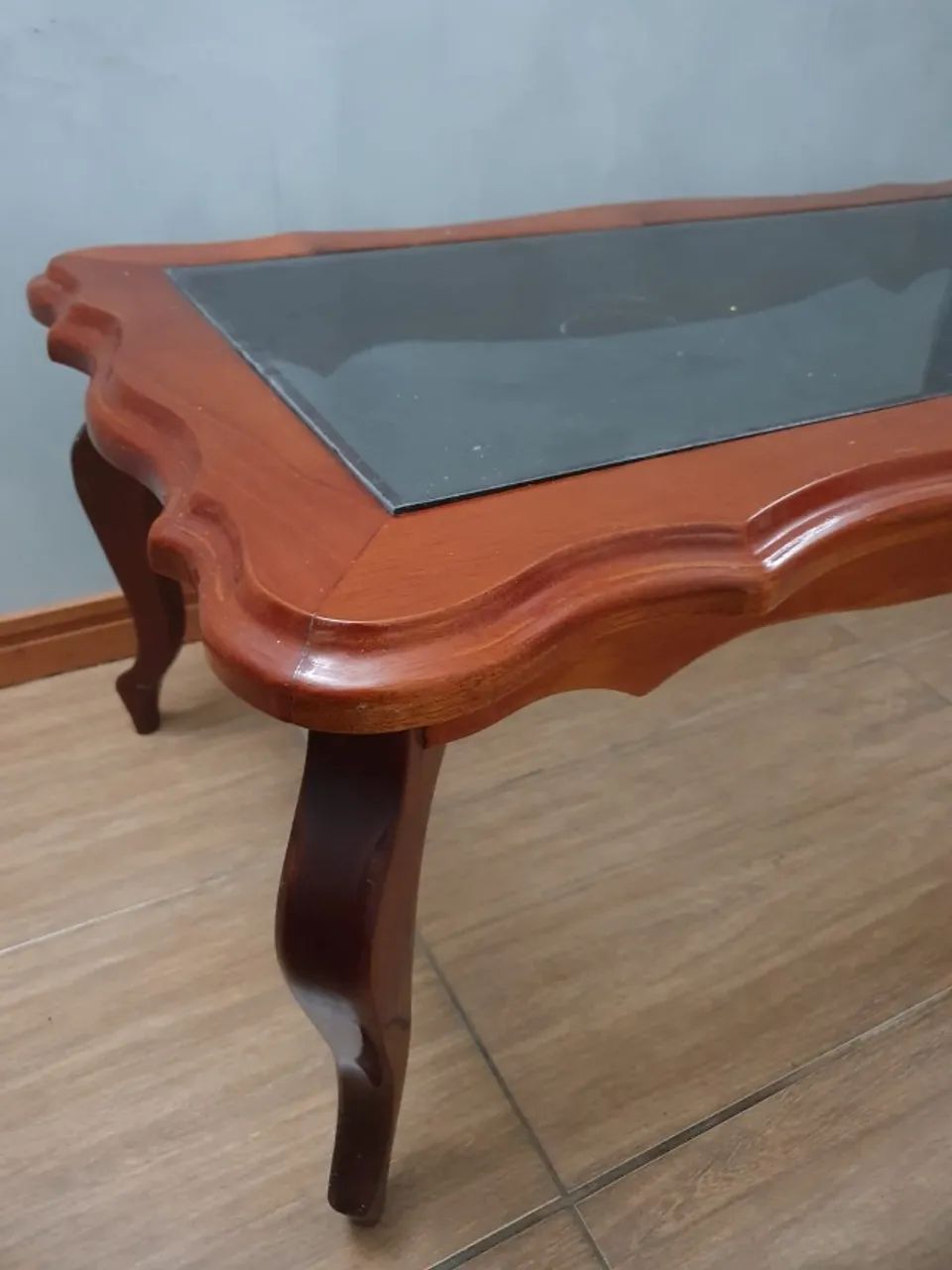 Mesa de Centro Vintage de Madeira com Vidro - 100 x 54 x 40 cm - Foto 3