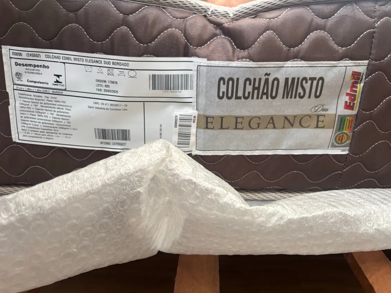 Cama de casal + colchão 