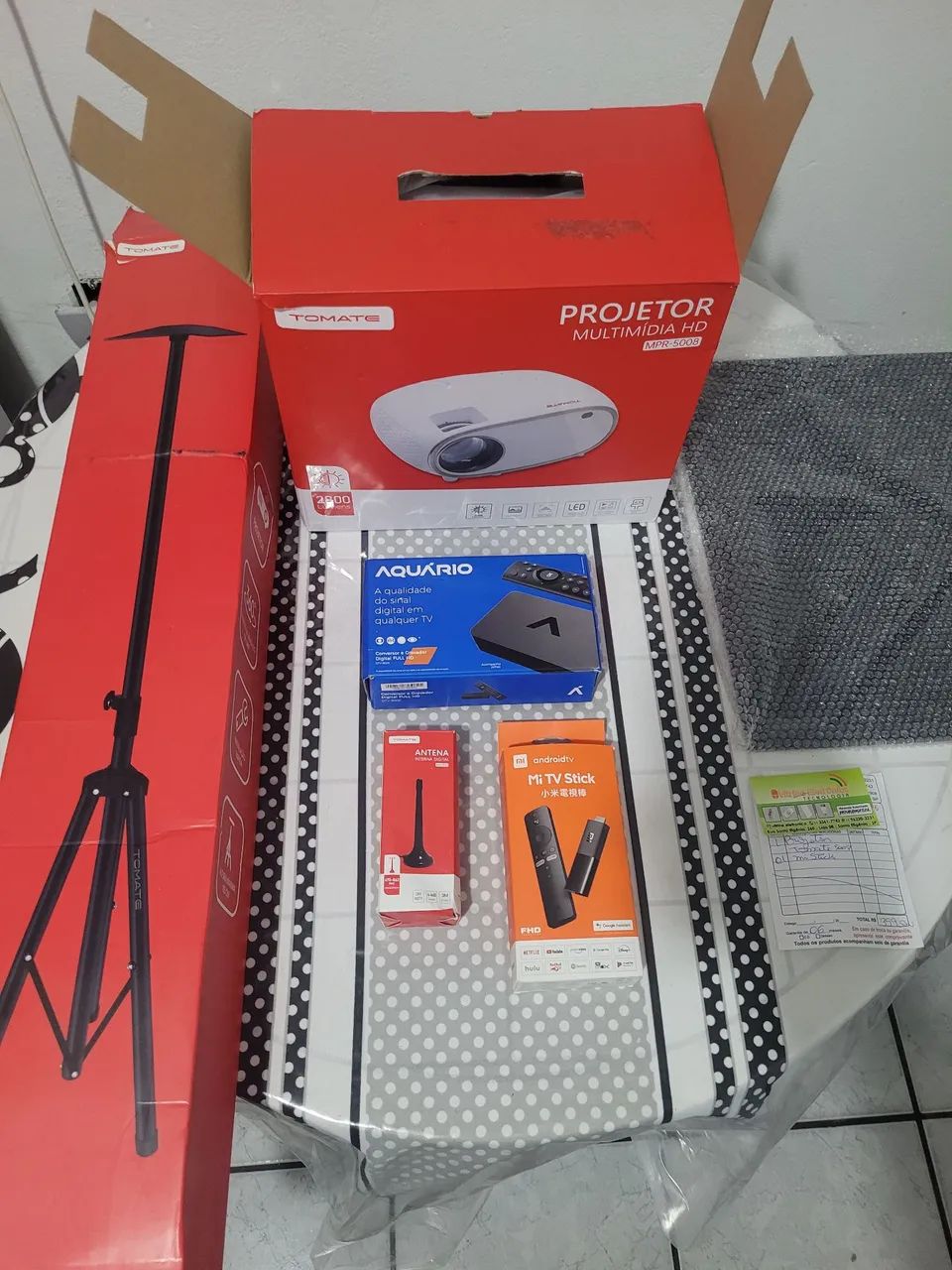 Kit Completo: Projetor HD + Mi TV Stick + Conversor + Tripé - Foto 5