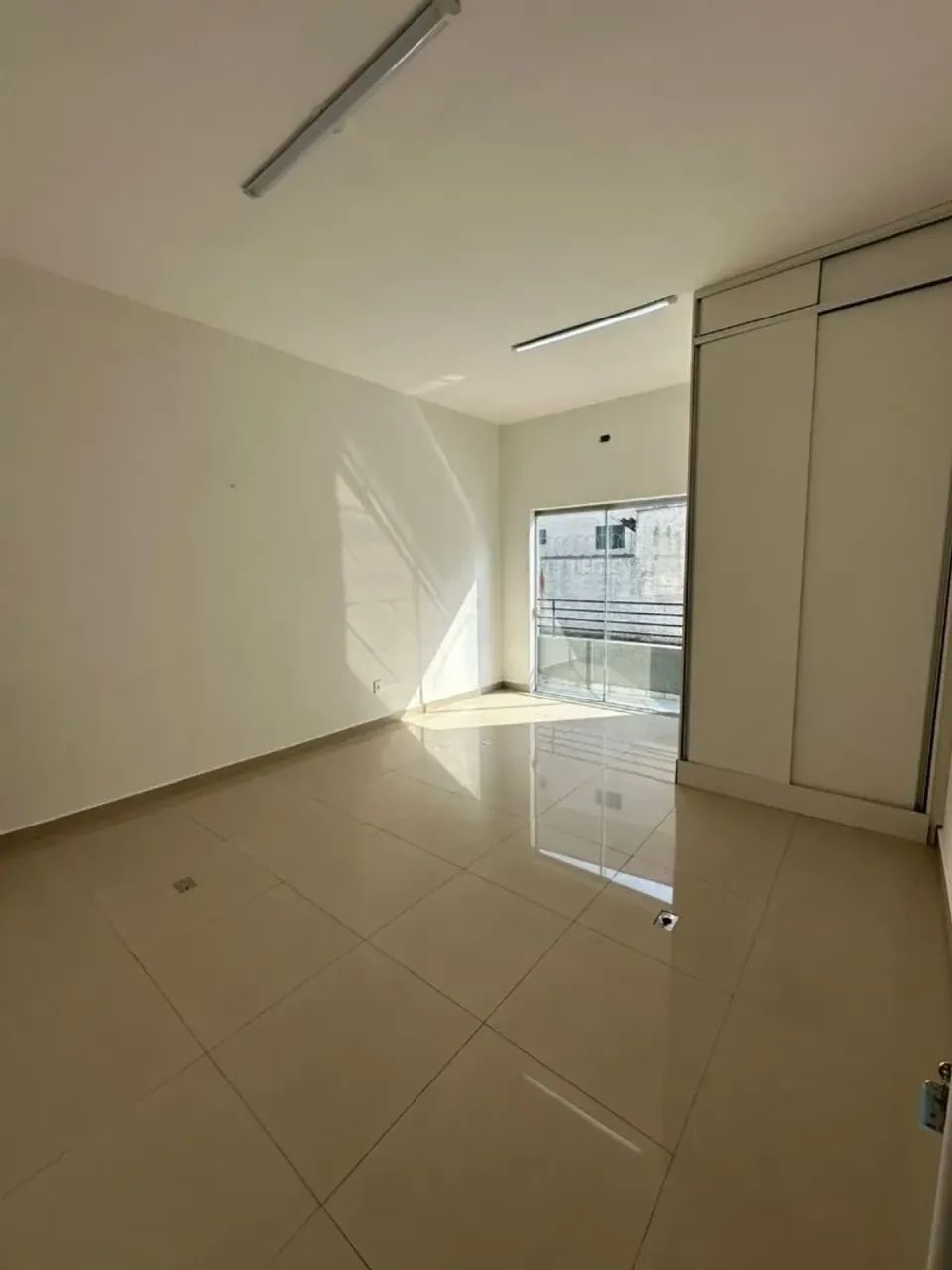 Escritório para aluguel e venda possui 34 metros quadrados com 1 quarto - Foto 2