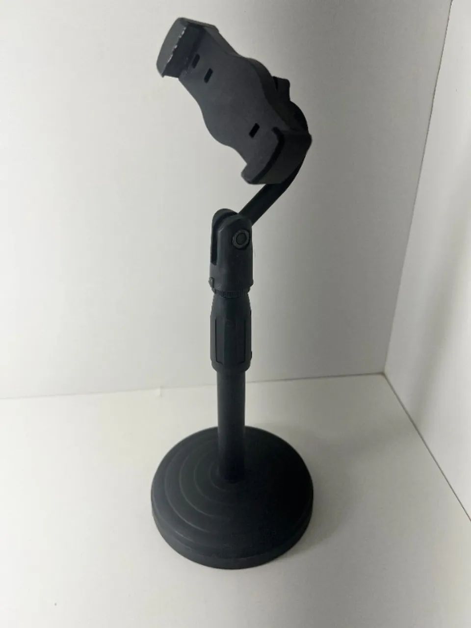 Suporte articulado de mesa para celular e smartphone