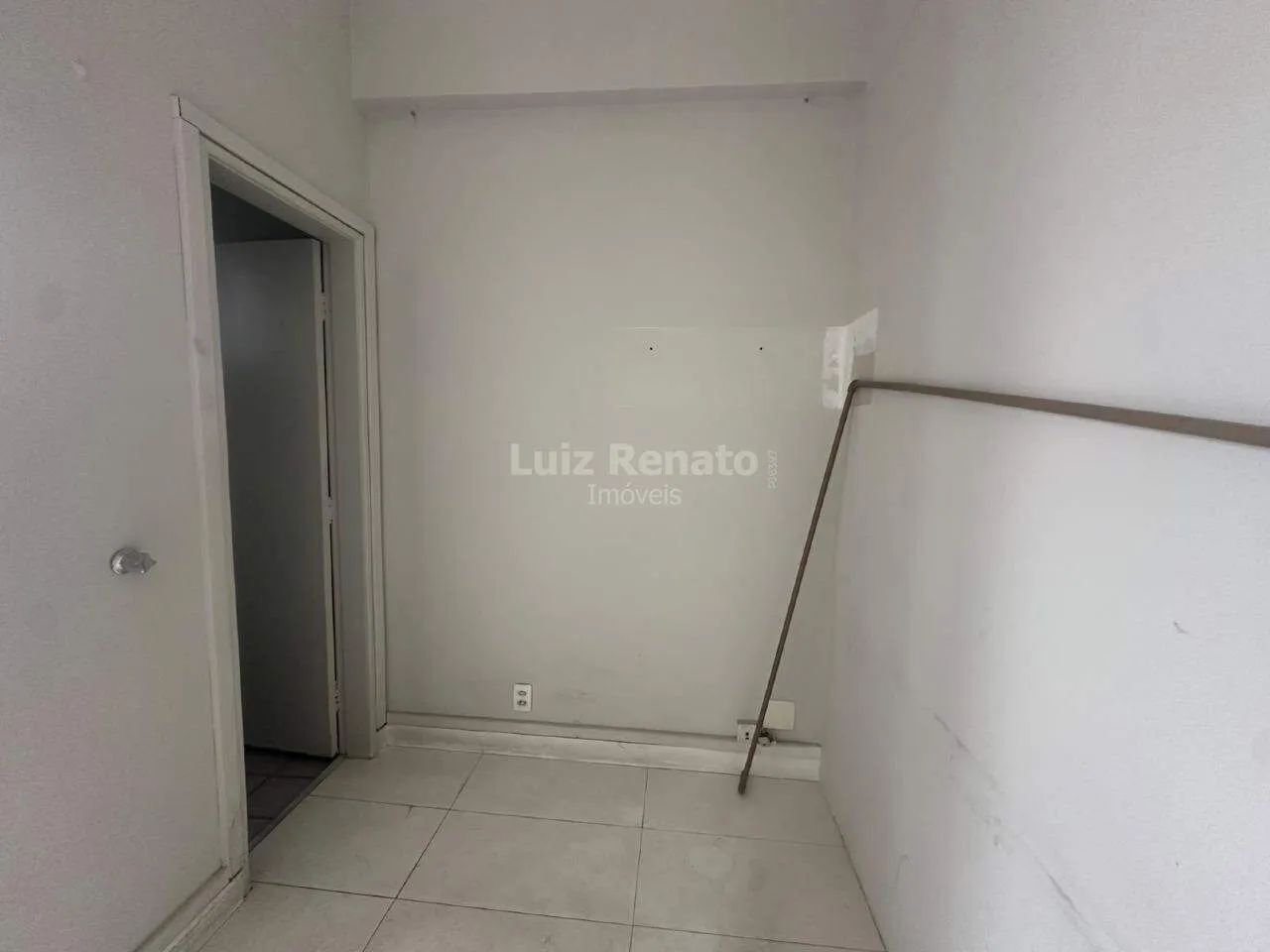 Ótima Sala Comercial 43,93, na Avenida Raja Gabaglia. Gutierrez. - Foto 4