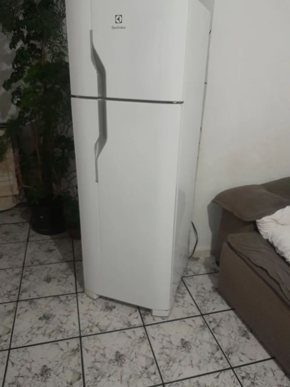 Geladeira para retirar peças 