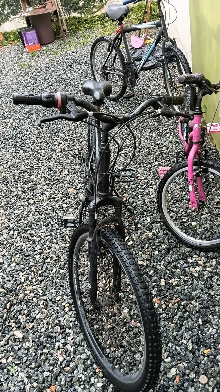 Bicicleta preta usada - Foto 3