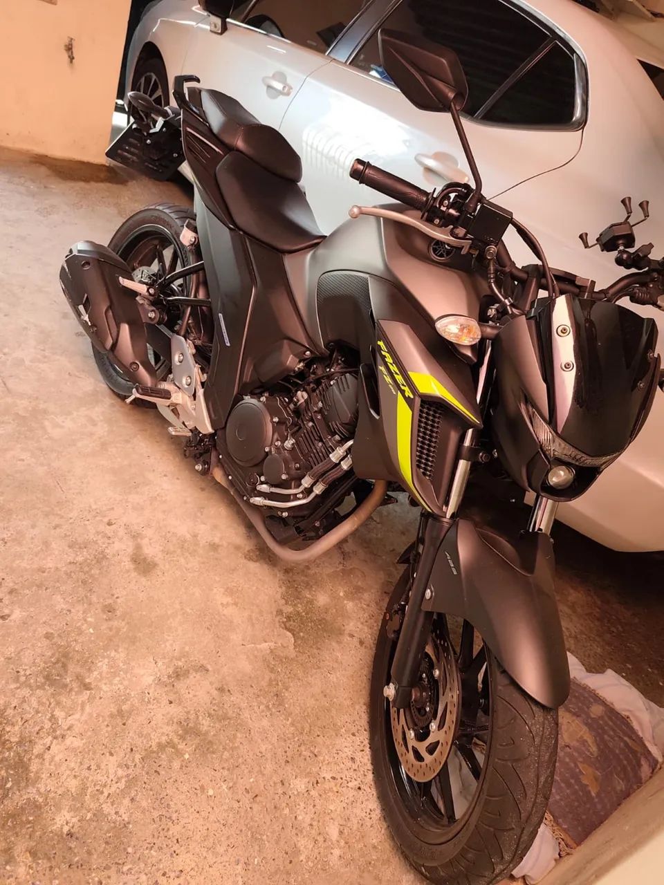 Fz 25
