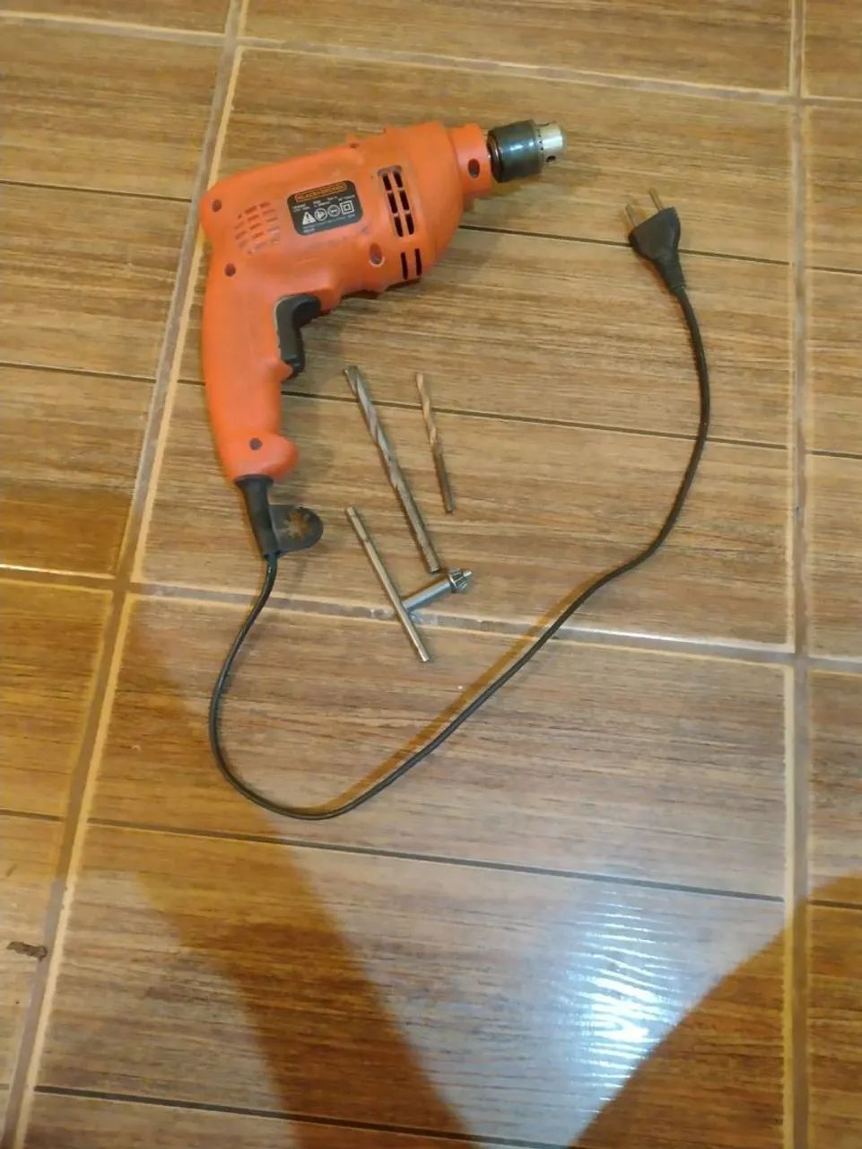 Furadeira e martelete  black e decker - Foto 2