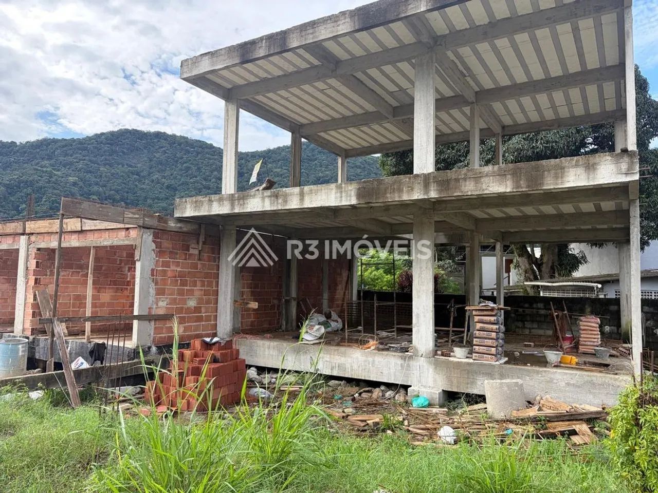 Terreno com construção iniciada - Foto 2