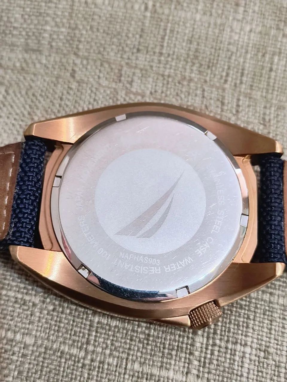 Relógio Nautica dourado fundo azul, pulseira nylon/couro.<br><br> - Foto 5