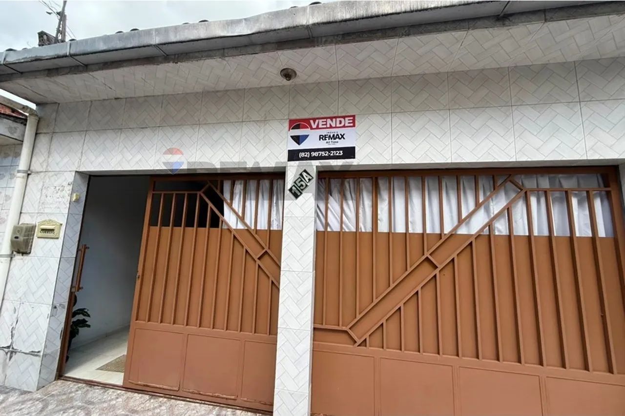 CASA NO TABULEIRO EM MACEIÓ, PRÓXIMO A PRINCIPAL