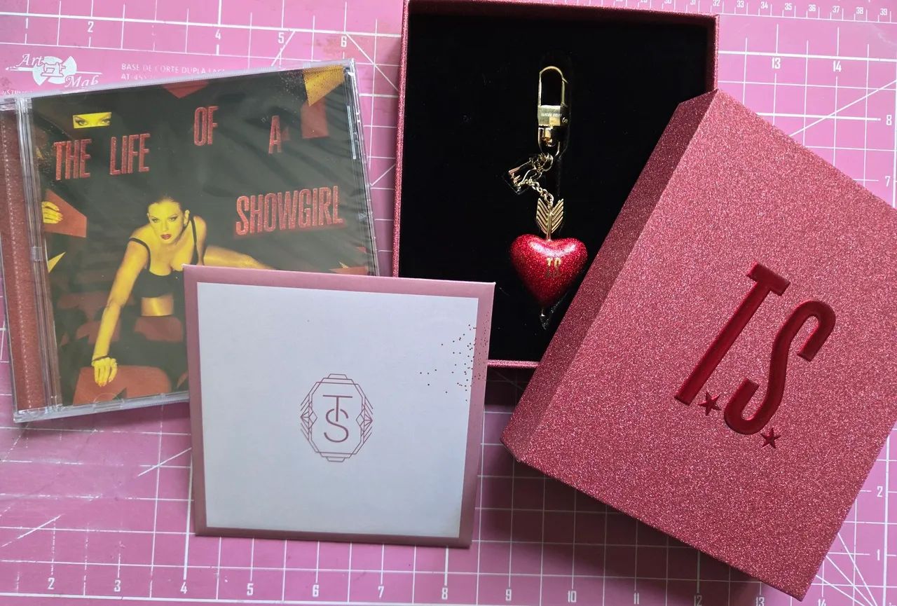 Taylor Swift 4枚セット Set 4 CDs deluxe The life of a showgirl Taylor Swift - CDs, DVDs