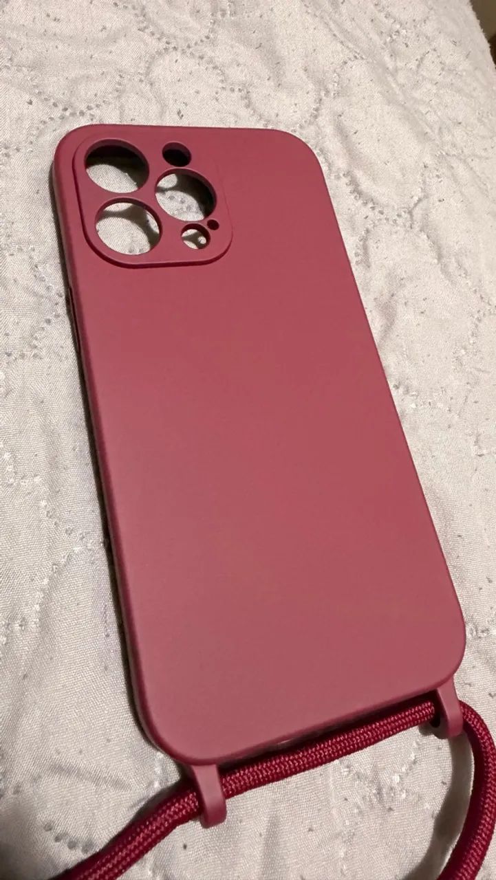 Capa iphone 14 pro max com cordão - Foto 4