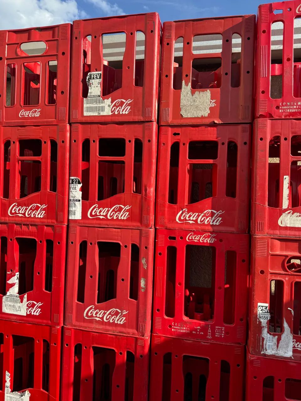 Vendo  Cassilane de plástico vazio de coca e litrão de Ambev
