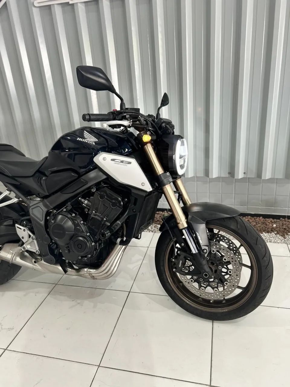 CB 650 R 2021 - Foto 4