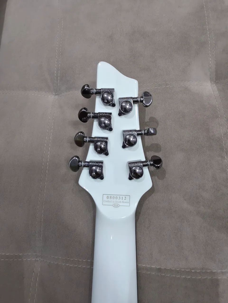 Schecter Hellraiser C7 Fr branca - Foto 4