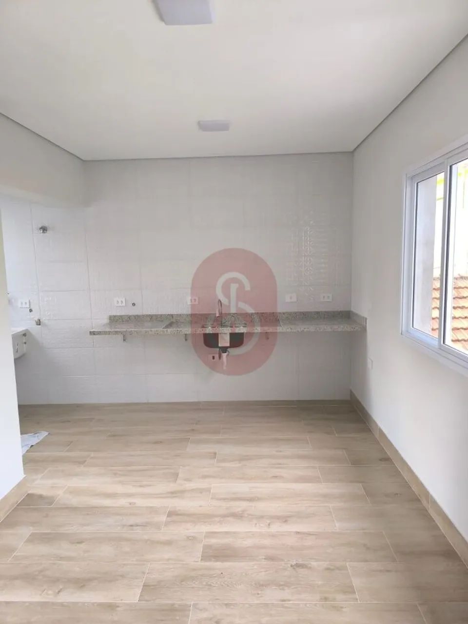 Sala comercial na Mooca com 112 metros na parte superior.