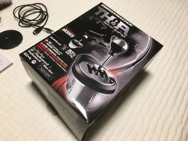 Câmbio Thrustmaster TH8A na caixa em bom estado