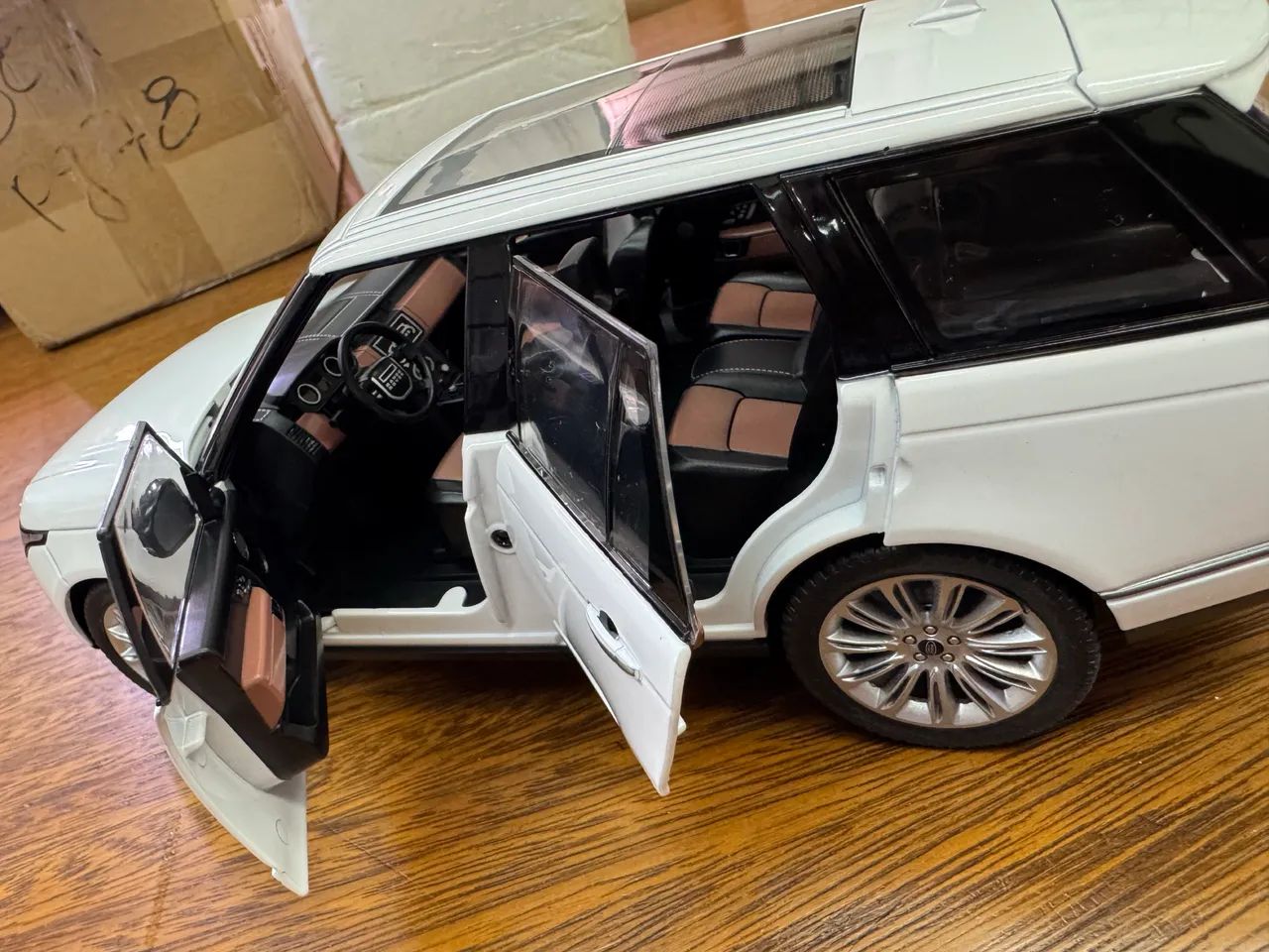 Range Rover sports Diecast branco 1:18 - Foto 4