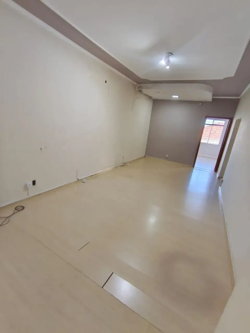 Imóvel para aluguel tem 50 metros quadrados em Centro - Botucatu - SP