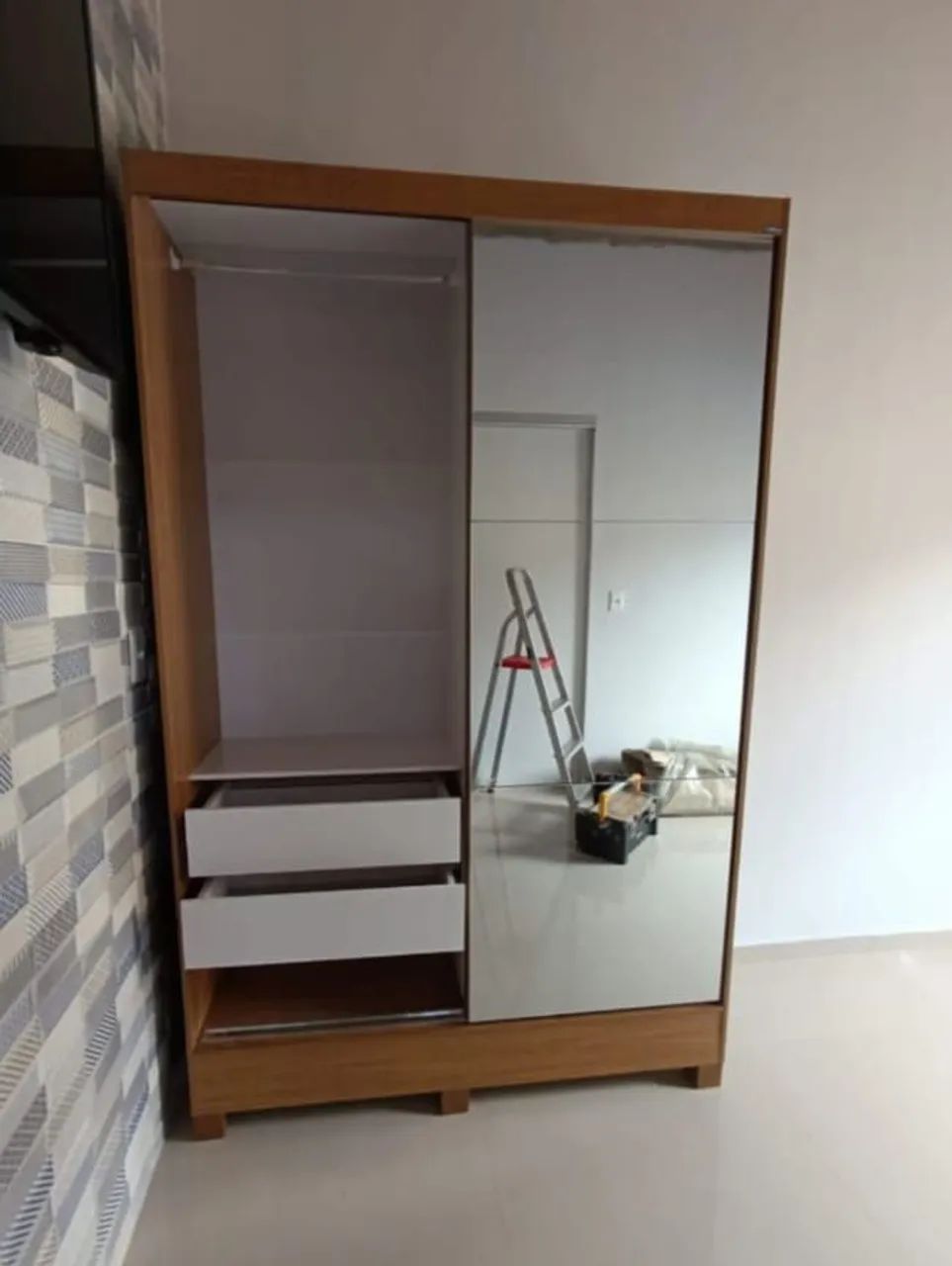 Guarda roupa com porta espelhada - Foto 3