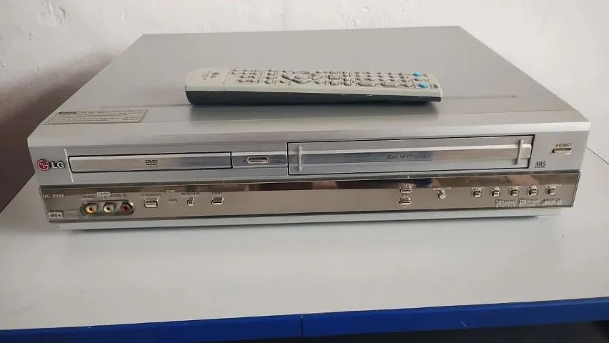  VÍDEO CASSETE E DVD LG DC-596B - Foto 3